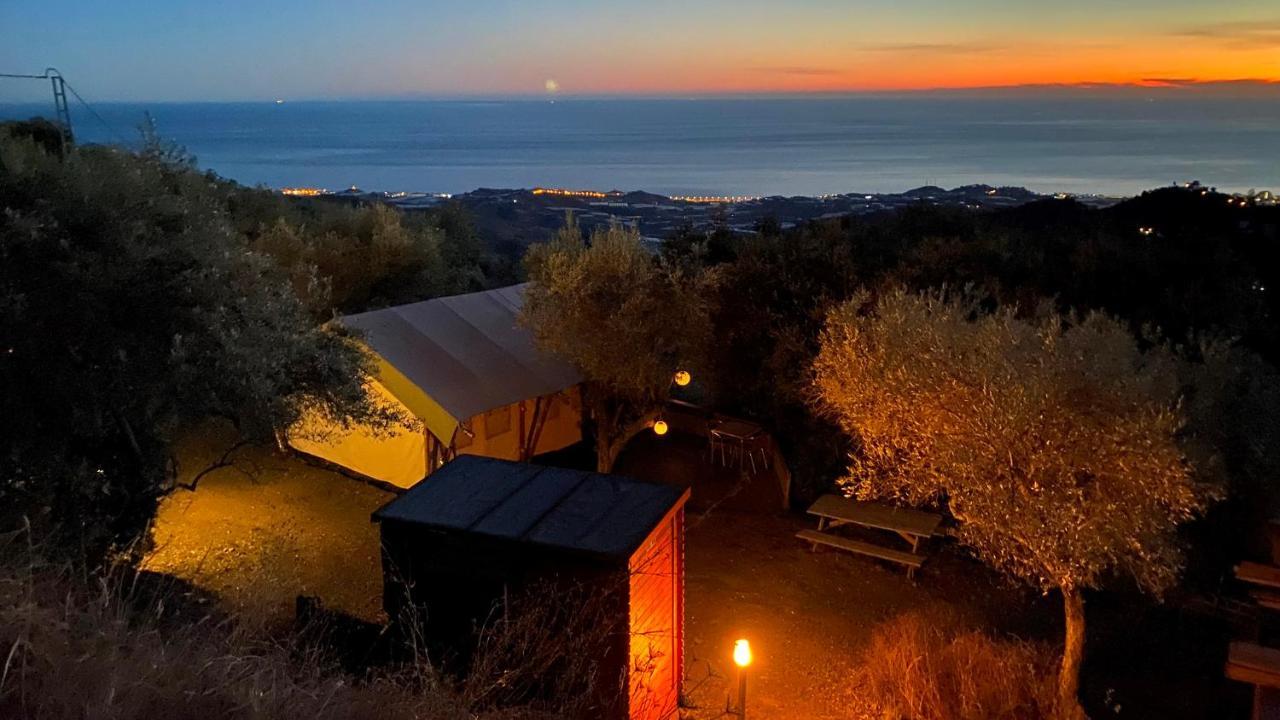 Campo Agave Luxury Tents Sayalonga Eksteriør billede